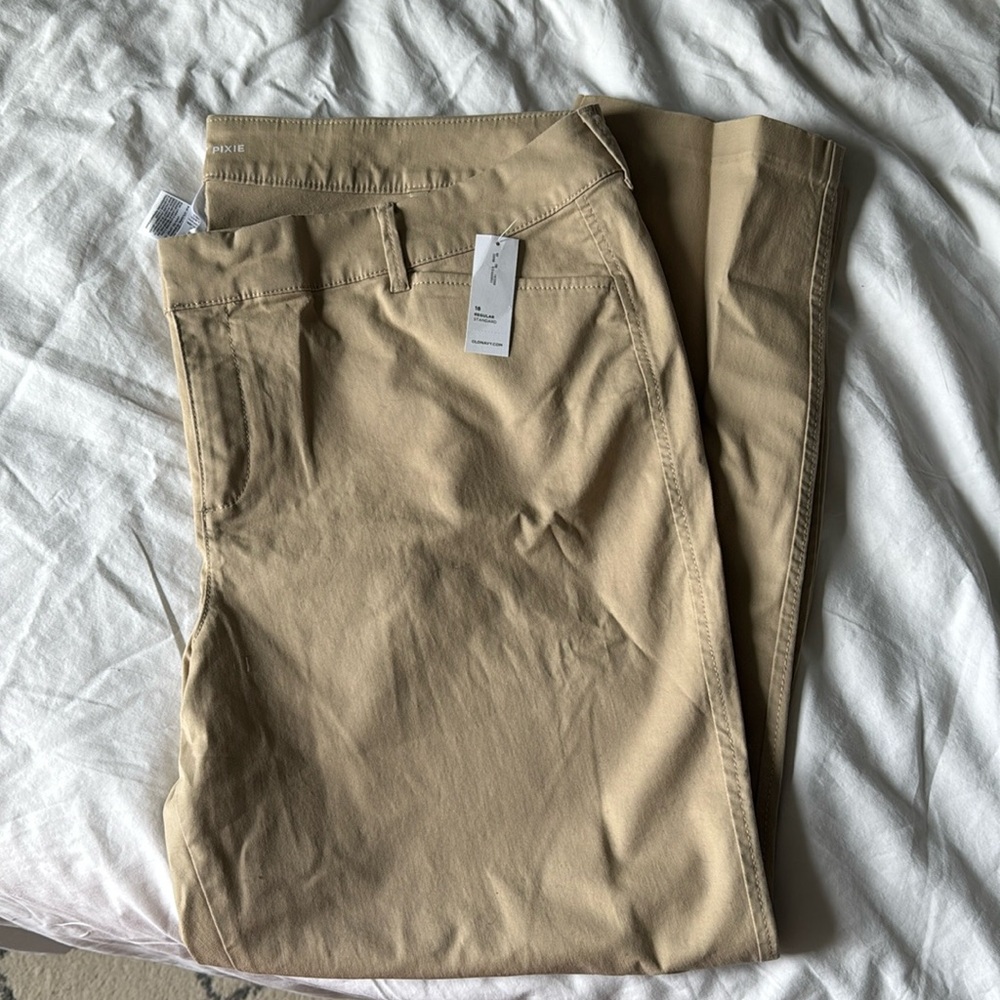 NWT size 18 Old Navy Pixie Ankle Pants